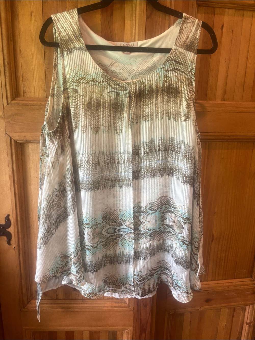 Roz & Ali Sleeveless V-Neck Tank in White, Brown and Aqua